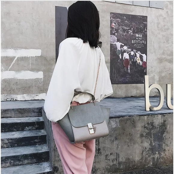 NEW REIMS Leather Shoulder Crossbody Wrist Purse - Picture 3 of 7